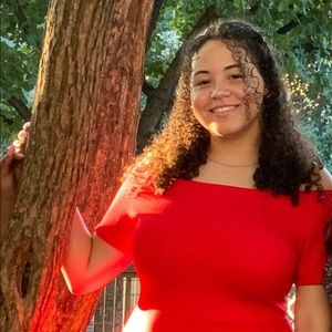 Meet your Posher, Olivia
